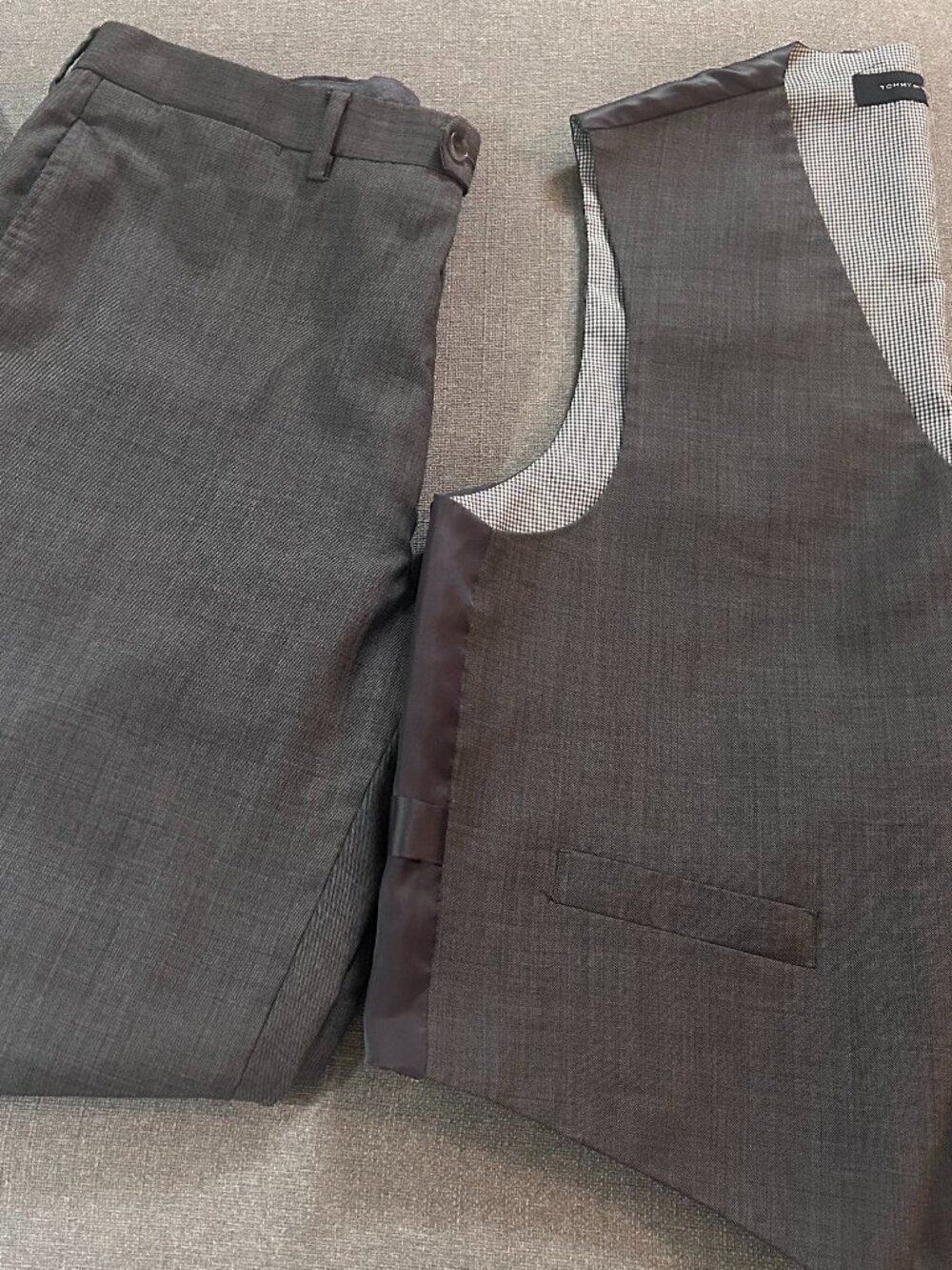 TOMMY HILFIGER Mens 2 Piece Vest & Dress Pants